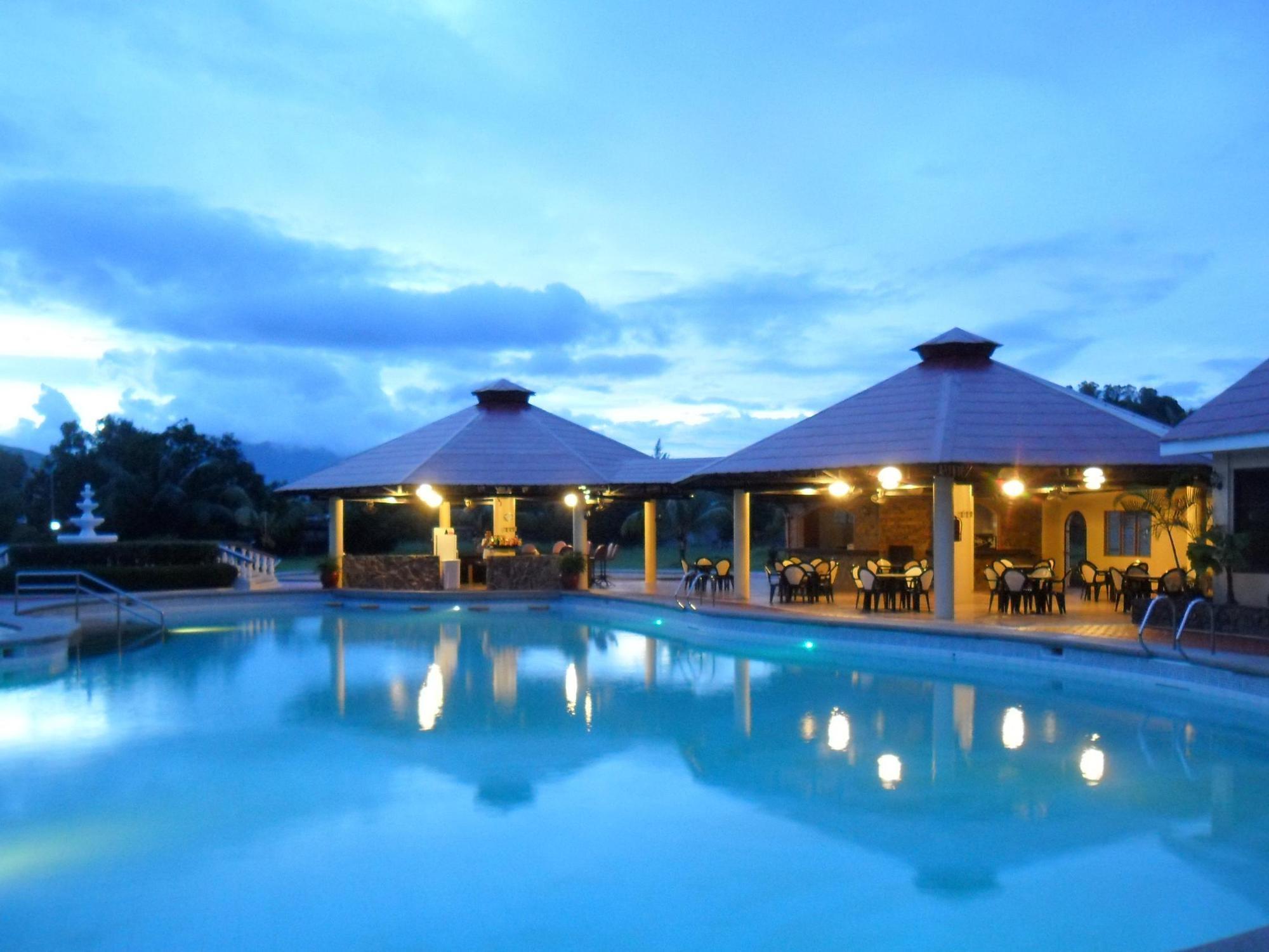Subic Waterfront Resort And Hotel Exterior foto