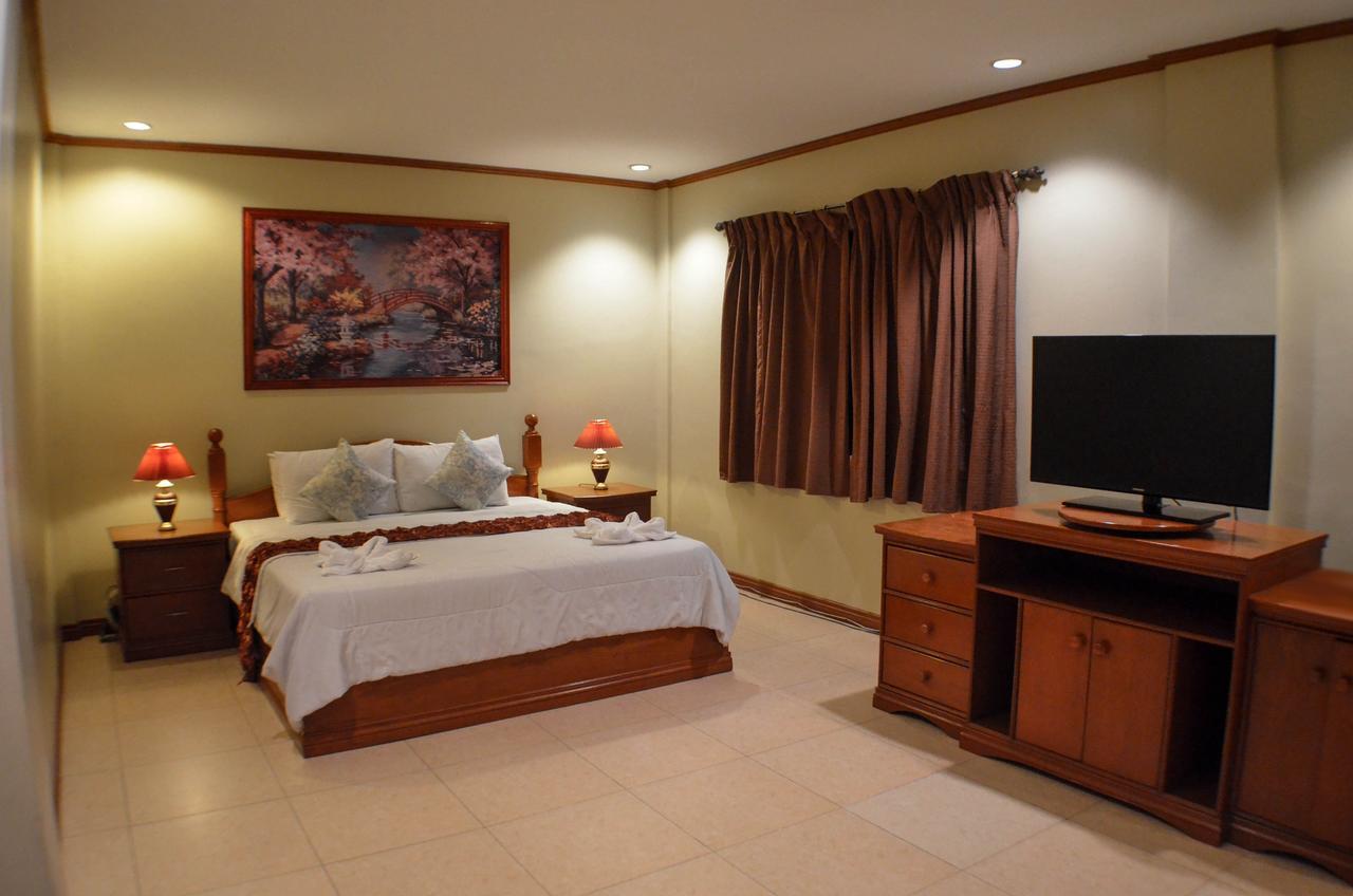 Subic Waterfront Resort And Hotel Exterior foto