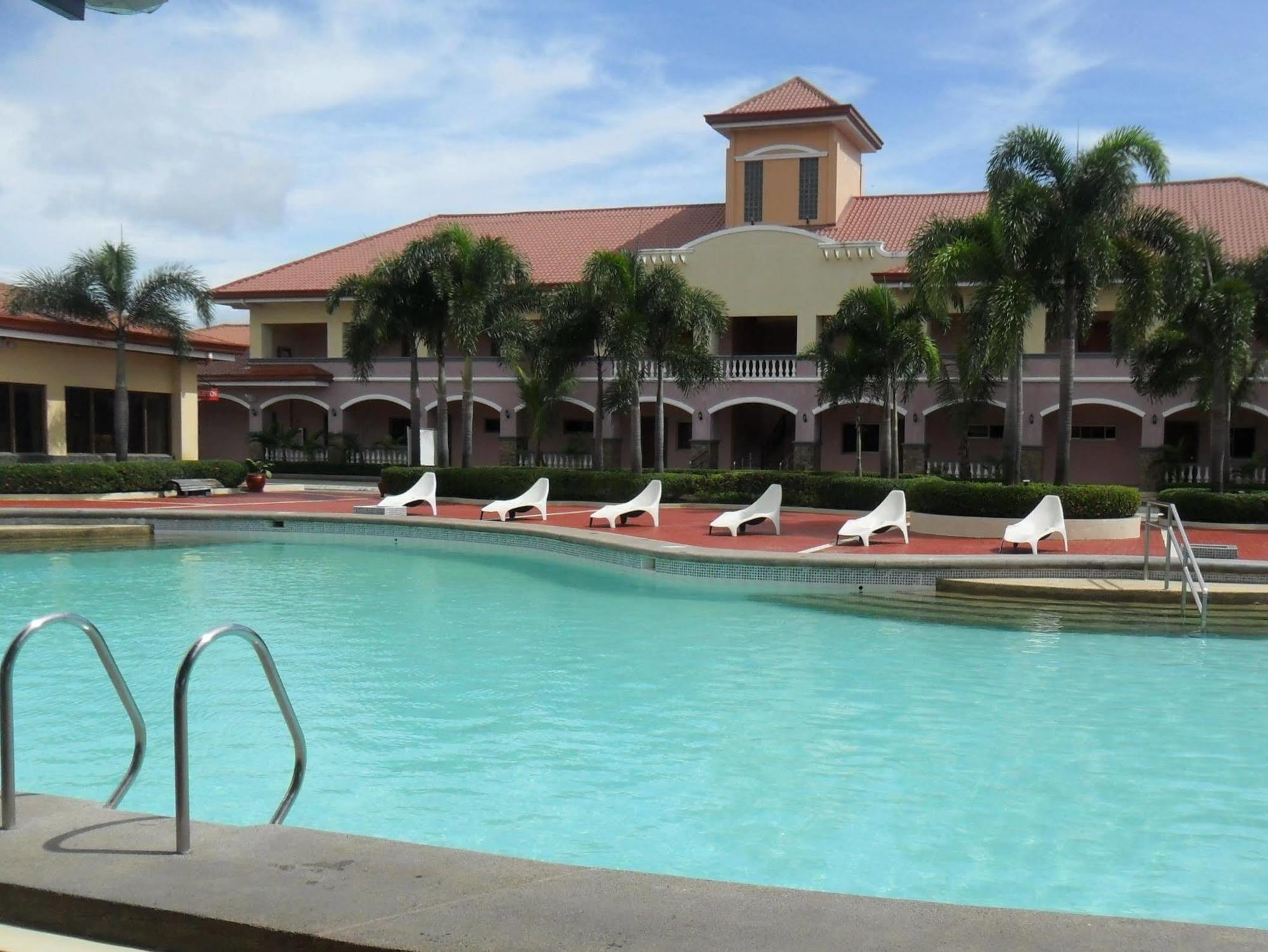 Subic Waterfront Resort And Hotel Exterior foto